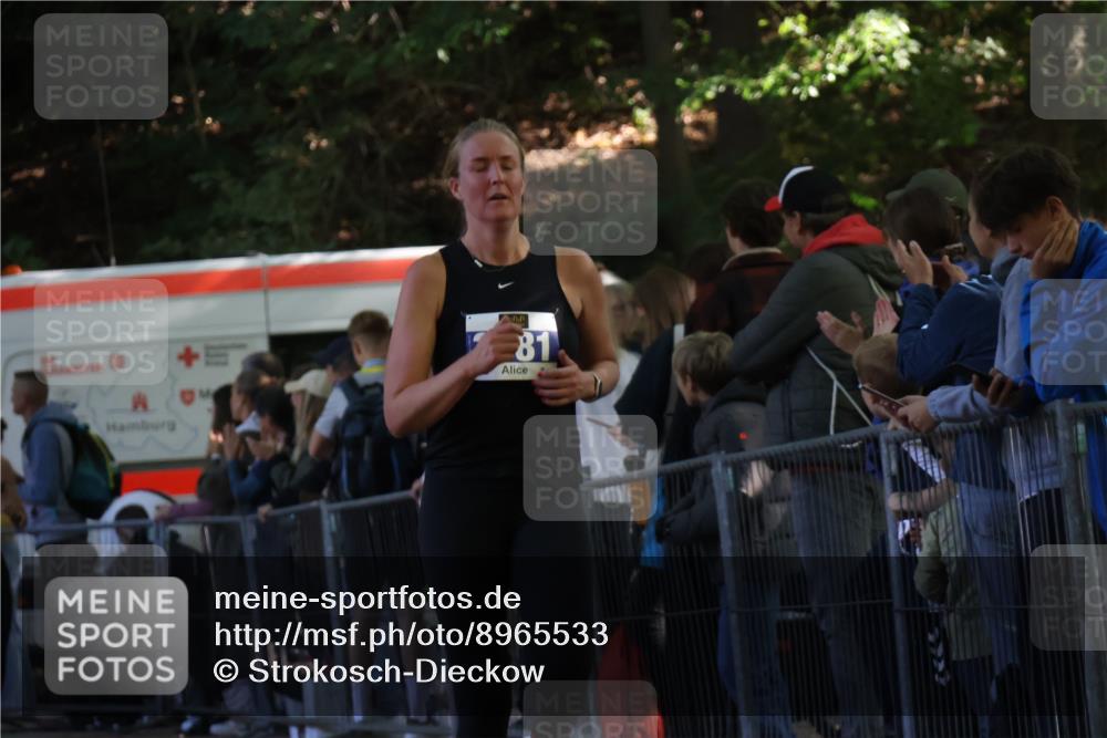 28.09.2025 - 33. Volkslauf durch das schöne Alstertal Strokosch-Dieckow http://msf.ph/oto/8965533 28.09.2025 11:25:44 Ziel 3081, 3093, 3155, 3187 meine-sportfotos.de