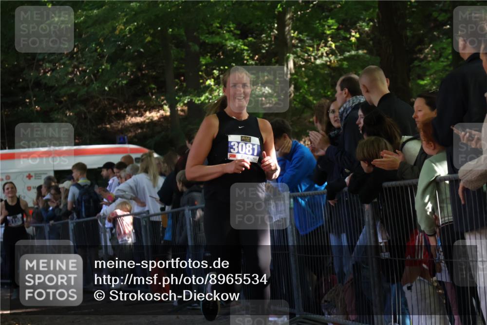 28.09.2025 - 33. Volkslauf durch das schöne Alstertal Strokosch-Dieckow http://msf.ph/oto/8965534 28.09.2025 11:25:45 Ziel 3081, 3093, 3155, 3187 meine-sportfotos.de