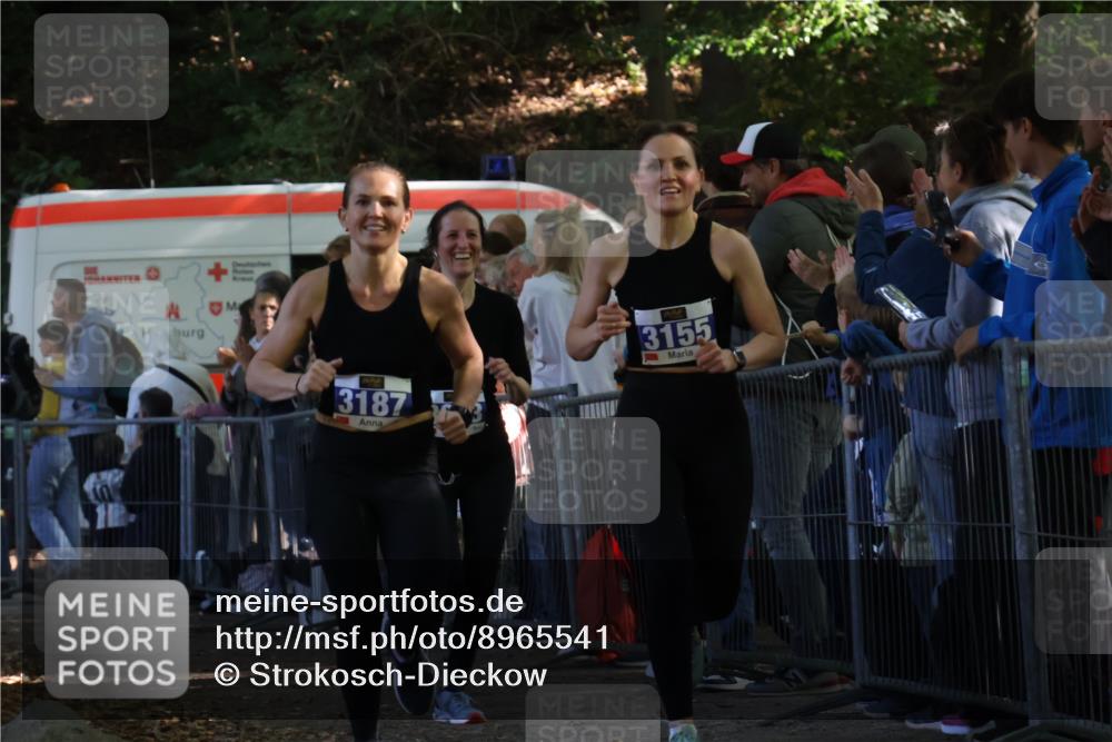 28.09.2025 - 33. Volkslauf durch das schöne Alstertal Strokosch-Dieckow http://msf.ph/oto/8965541 28.09.2025 11:25:49 Ziel 3093, 3155, 3187 meine-sportfotos.de