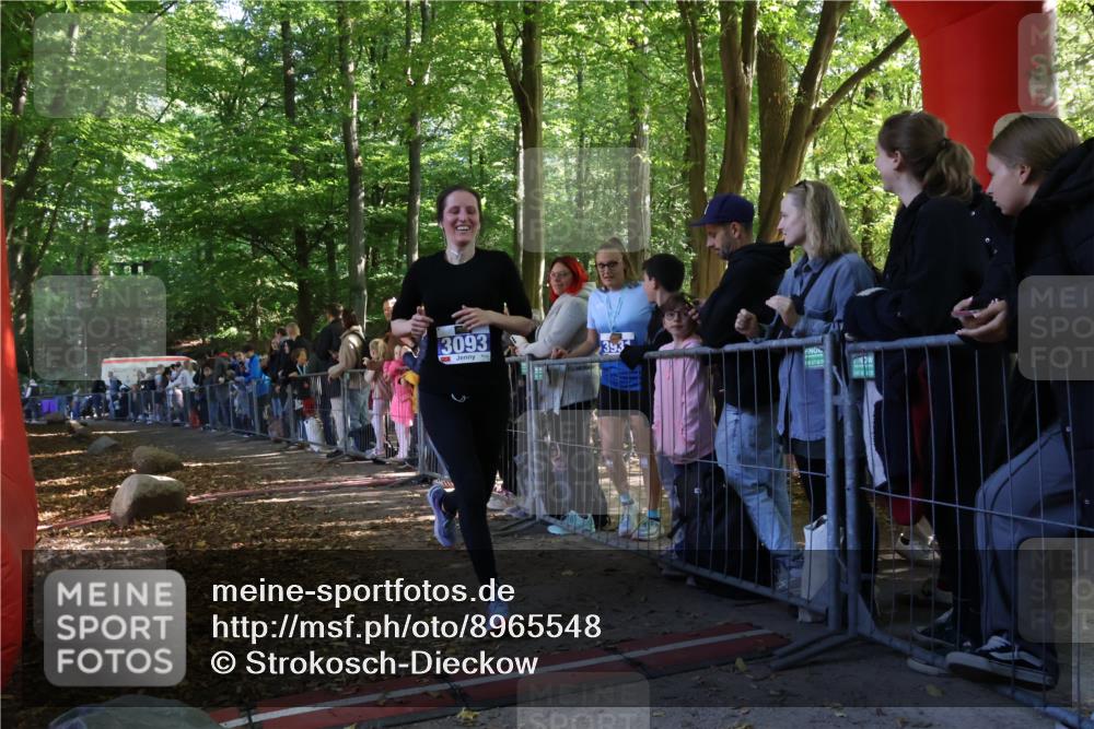 28.09.2025 - 33. Volkslauf durch das schöne Alstertal Strokosch-Dieckow http://msf.ph/oto/8965548 28.09.2025 11:25:54 Ziel 3093 meine-sportfotos.de