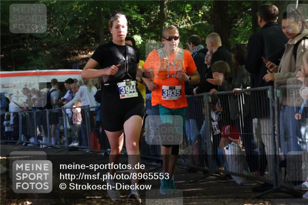 28.09.2025 - 33. Volkslauf durch das schöne Alstertal Strokosch-Dieckow http://msf.ph/oto/8965553 28.09.2025 11:26:06 Ziel 1505, 3935, 3944 meine-sportfotos.de