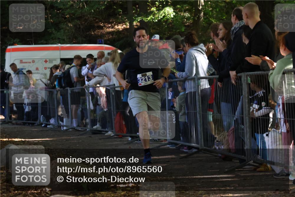 28.09.2025 - 33. Volkslauf durch das schöne Alstertal Strokosch-Dieckow http://msf.ph/oto/8965560 28.09.2025 11:26:17 Ziel 3213 meine-sportfotos.de