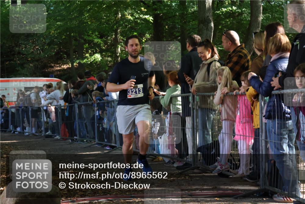28.09.2025 - 33. Volkslauf durch das schöne Alstertal Strokosch-Dieckow http://msf.ph/oto/8965562 28.09.2025 11:26:18 Ziel 3213 meine-sportfotos.de