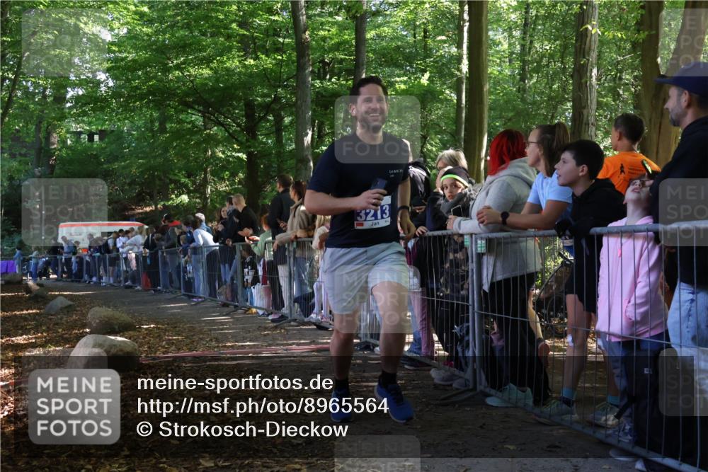 28.09.2025 - 33. Volkslauf durch das schöne Alstertal Strokosch-Dieckow http://msf.ph/oto/8965564 28.09.2025 11:26:20 Ziel 3213 meine-sportfotos.de