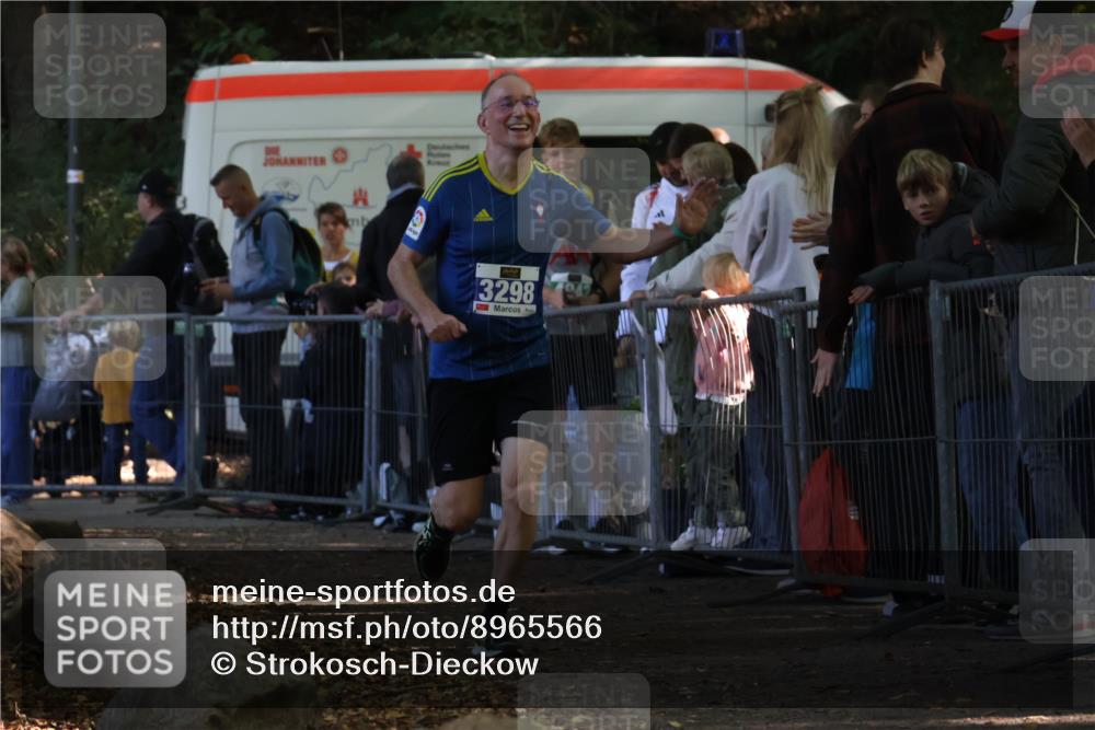 28.09.2025 - 33. Volkslauf durch das schöne Alstertal Strokosch-Dieckow http://msf.ph/oto/8965566 28.09.2025 11:26:26 Ziel 3298 meine-sportfotos.de