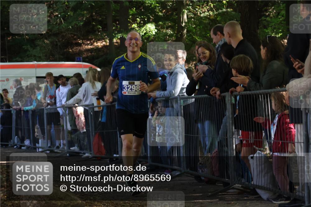 28.09.2025 - 33. Volkslauf durch das schöne Alstertal Strokosch-Dieckow http://msf.ph/oto/8965569 28.09.2025 11:26:28 Ziel 1506, 3212, 3298 meine-sportfotos.de