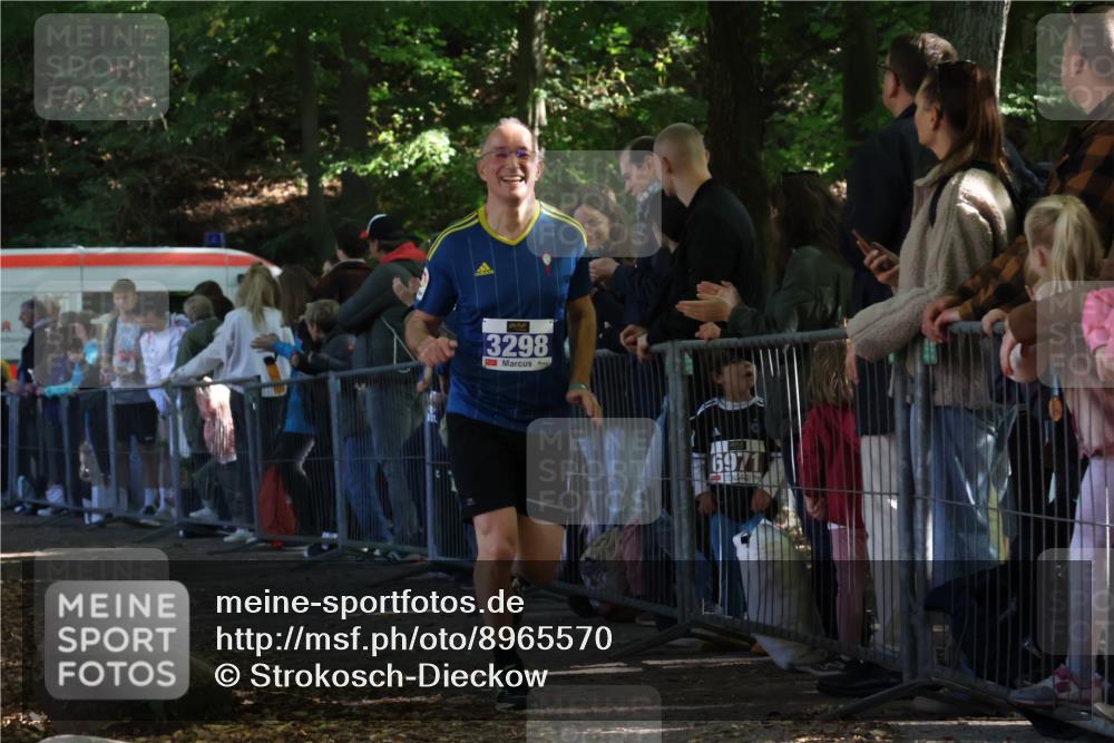 28.09.2025 - 33. Volkslauf durch das schöne Alstertal Strokosch-Dieckow http://msf.ph/oto/8965570 28.09.2025 11:26:29 Ziel 1506, 3212, 3298 meine-sportfotos.de