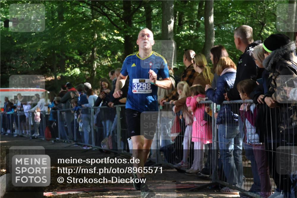 28.09.2025 - 33. Volkslauf durch das schöne Alstertal Strokosch-Dieckow http://msf.ph/oto/8965571 28.09.2025 11:26:30 Ziel 1506, 3212, 3298 meine-sportfotos.de