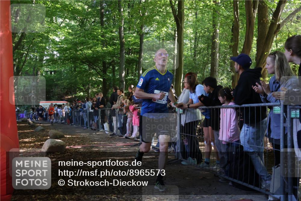 28.09.2025 - 33. Volkslauf durch das schöne Alstertal Strokosch-Dieckow http://msf.ph/oto/8965573 28.09.2025 11:26:31 Ziel 1506, 3212, 3298 meine-sportfotos.de