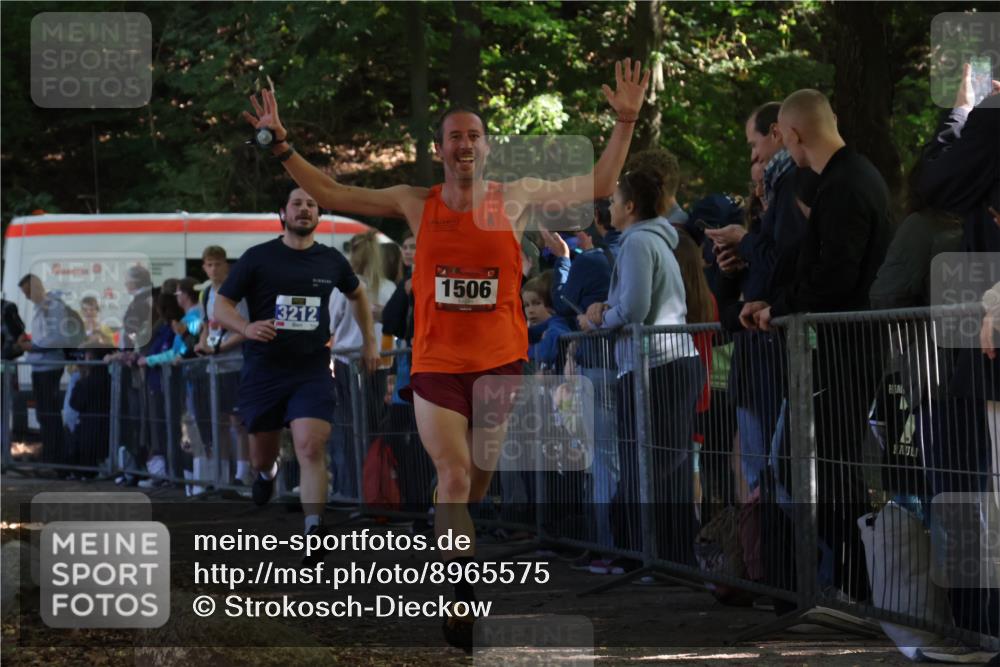 28.09.2025 - 33. Volkslauf durch das schöne Alstertal Strokosch-Dieckow http://msf.ph/oto/8965575 28.09.2025 11:26:34 Ziel 1506, 3212 meine-sportfotos.de