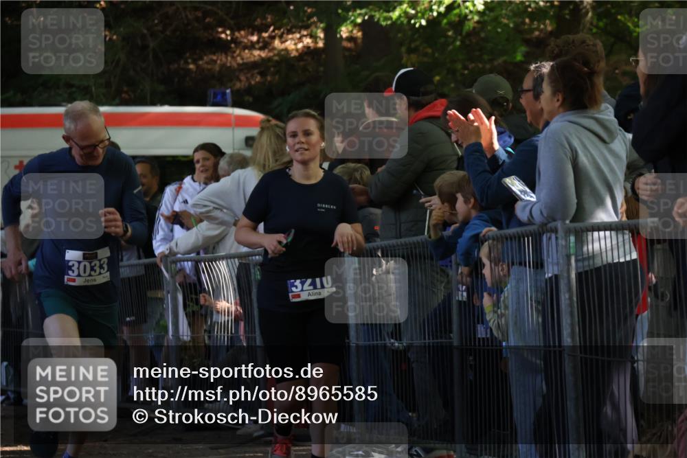 28.09.2025 - 33. Volkslauf durch das schöne Alstertal Strokosch-Dieckow http://msf.ph/oto/8965585 28.09.2025 11:26:45 Ziel 3033, 3210 meine-sportfotos.de