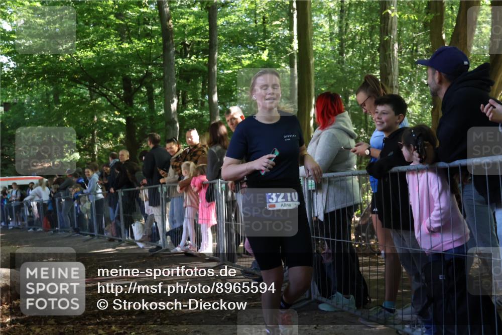 28.09.2025 - 33. Volkslauf durch das schöne Alstertal Strokosch-Dieckow http://msf.ph/oto/8965594 28.09.2025 11:26:50 Ziel 3116, 3210 meine-sportfotos.de