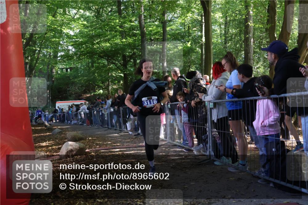 28.09.2025 - 33. Volkslauf durch das schöne Alstertal Strokosch-Dieckow http://msf.ph/oto/8965602 28.09.2025 11:26:59 Ziel 3049, 3116 meine-sportfotos.de