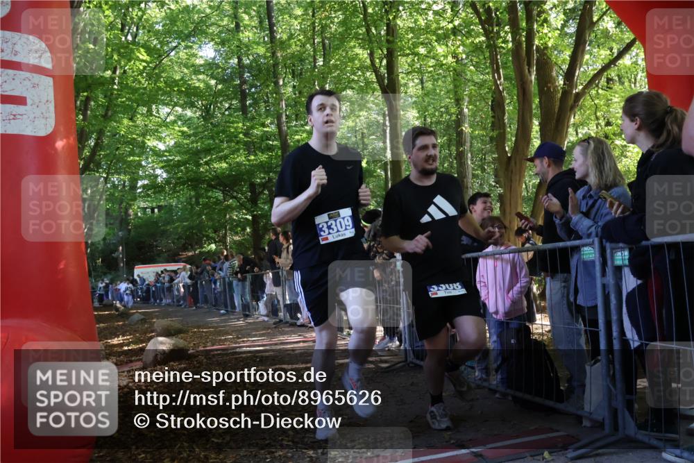 28.09.2025 - 33. Volkslauf durch das schöne Alstertal Strokosch-Dieckow http://msf.ph/oto/8965626 28.09.2025 11:27:20 Ziel 3308, 3309 meine-sportfotos.de