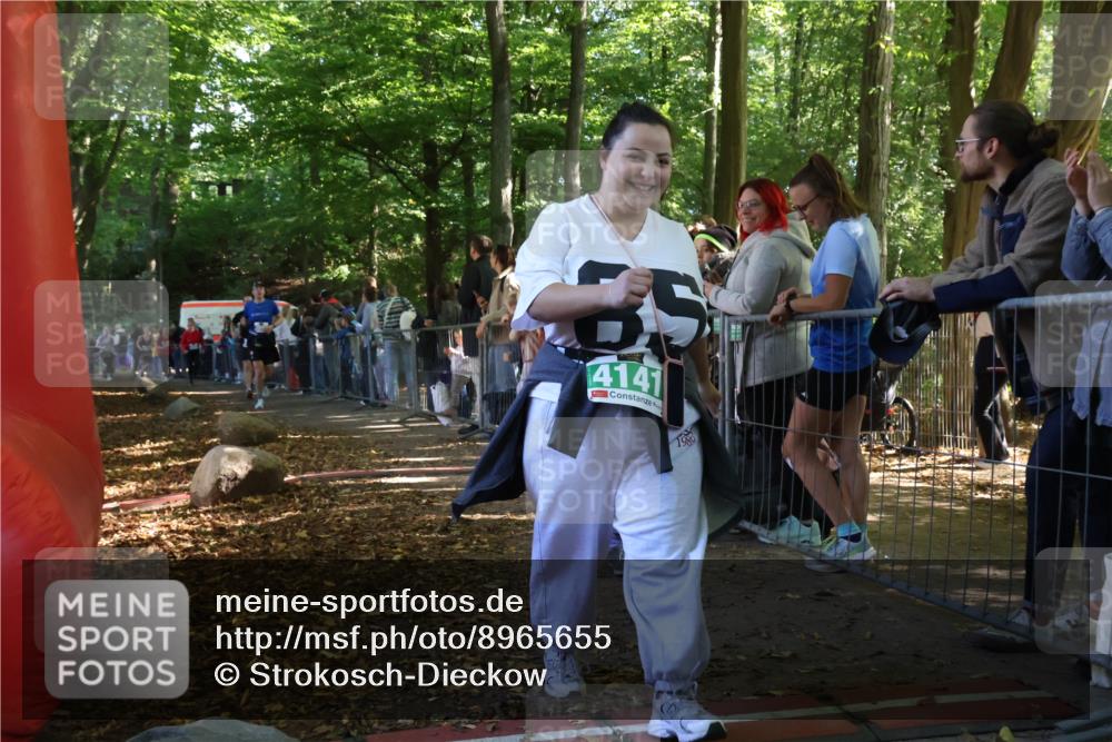 28.09.2025 - 33. Volkslauf durch das schöne Alstertal Strokosch-Dieckow http://msf.ph/oto/8965655 28.09.2025 11:27:45 Ziel 3045, 3142, 3143, 3144, 3254, 3306, 3945, 3954 meine-sportfotos.de