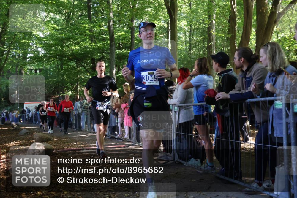 28.09.2025 - 33. Volkslauf durch das schöne Alstertal Strokosch-Dieckow http://msf.ph/oto/8965662 28.09.2025 11:27:50 Ziel 3045, 3142, 3143, 3144, 3254, 3306, 3945, 3954 meine-sportfotos.de