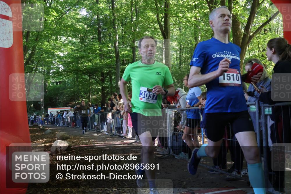 28.09.2025 - 33. Volkslauf durch das schöne Alstertal Strokosch-Dieckow http://msf.ph/oto/8965691 28.09.2025 11:28:13 Ziel 1510, 3037, 3140 meine-sportfotos.de