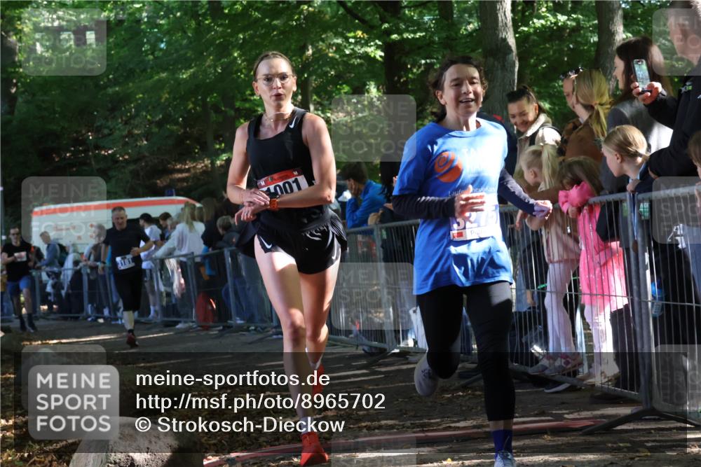 28.09.2025 - 33. Volkslauf durch das schöne Alstertal Strokosch-Dieckow http://msf.ph/oto/8965702 28.09.2025 11:28:23 Ziel 1001, 3029, 3181, 3275 meine-sportfotos.de