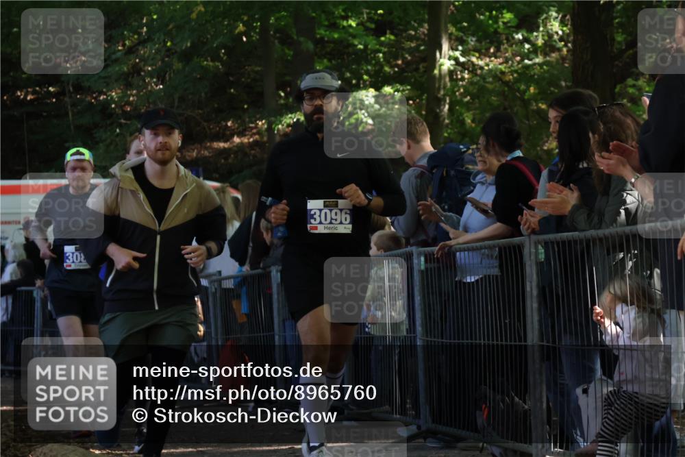 28.09.2025 - 33. Volkslauf durch das schöne Alstertal Strokosch-Dieckow http://msf.ph/oto/8965760 28.09.2025 11:29:35 Ziel 1513, 1546, 3088, 3095, 3096, 3138, 3236, 3930 meine-sportfotos.de