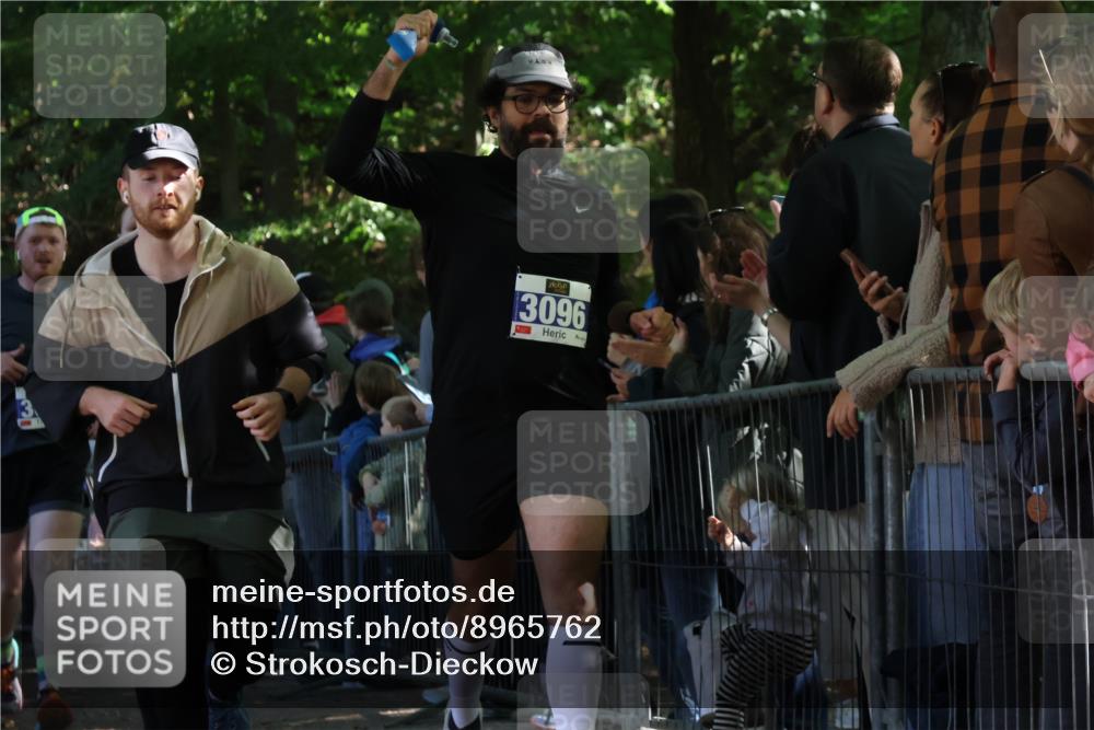 28.09.2025 - 33. Volkslauf durch das schöne Alstertal Strokosch-Dieckow http://msf.ph/oto/8965762 28.09.2025 11:29:36 Ziel 1513, 1515, 1546, 3088, 3095, 3096, 3138, 3236, 3930 meine-sportfotos.de
