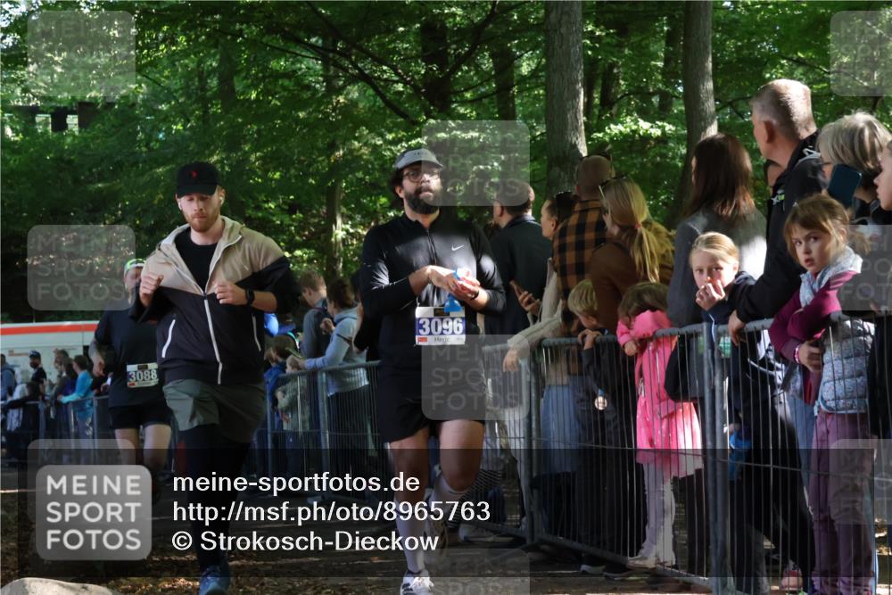28.09.2025 - 33. Volkslauf durch das schöne Alstertal Strokosch-Dieckow http://msf.ph/oto/8965763 28.09.2025 11:29:36 Ziel 1513, 1515, 1546, 3088, 3095, 3096, 3138, 3236, 3930 meine-sportfotos.de