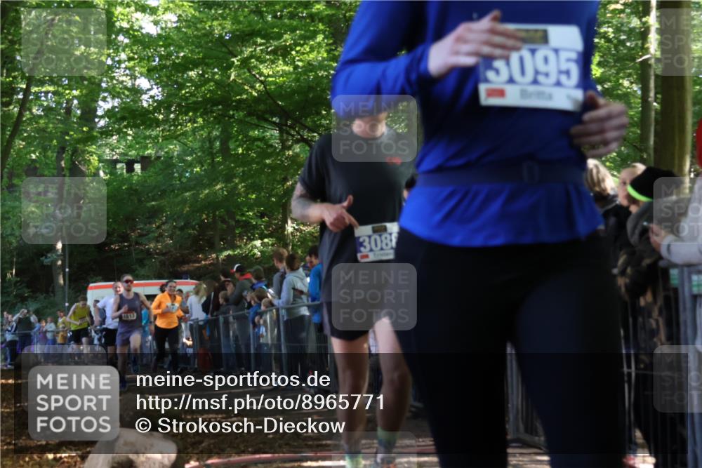 28.09.2025 - 33. Volkslauf durch das schöne Alstertal Strokosch-Dieckow http://msf.ph/oto/8965771 28.09.2025 11:29:40 Ziel 1513, 1515, 1546, 3088, 3236, 3930 meine-sportfotos.de