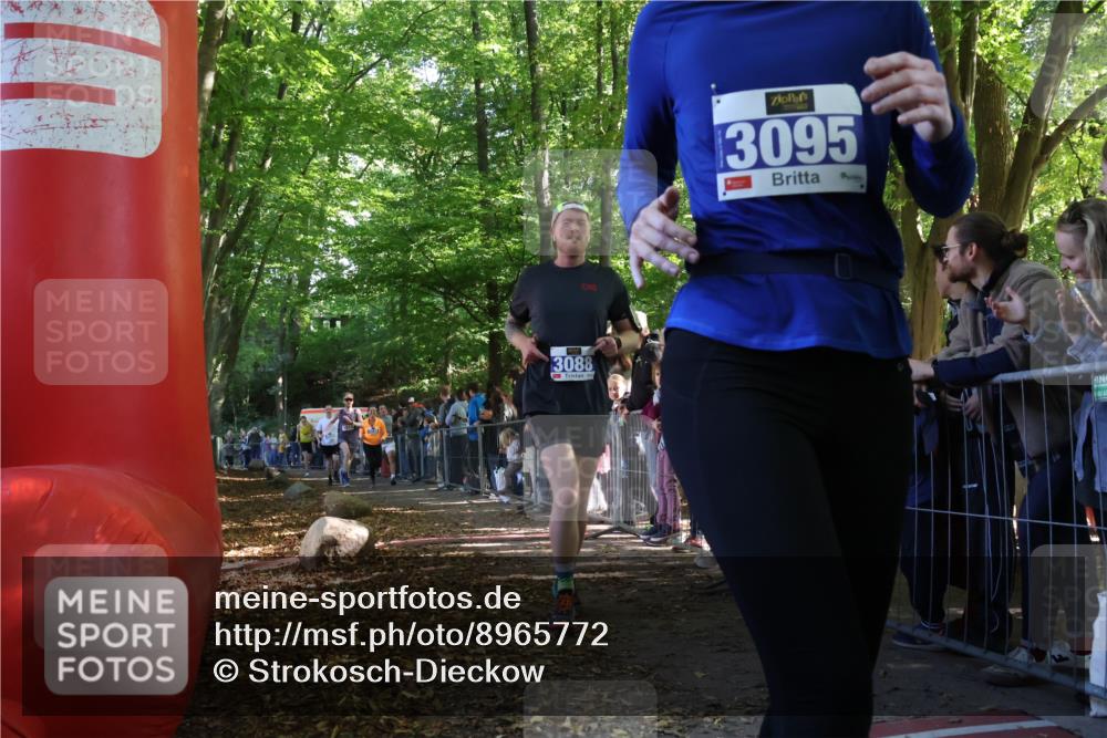 28.09.2025 - 33. Volkslauf durch das schöne Alstertal Strokosch-Dieckow http://msf.ph/oto/8965772 28.09.2025 11:29:40 Ziel 1513, 1515, 1546, 3088, 3236, 3930 meine-sportfotos.de