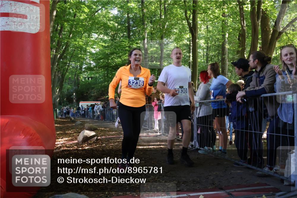 28.09.2025 - 33. Volkslauf durch das schöne Alstertal Strokosch-Dieckow http://msf.ph/oto/8965781 28.09.2025 11:29:45 Ziel 1515, 3115, 3236, 3930 meine-sportfotos.de