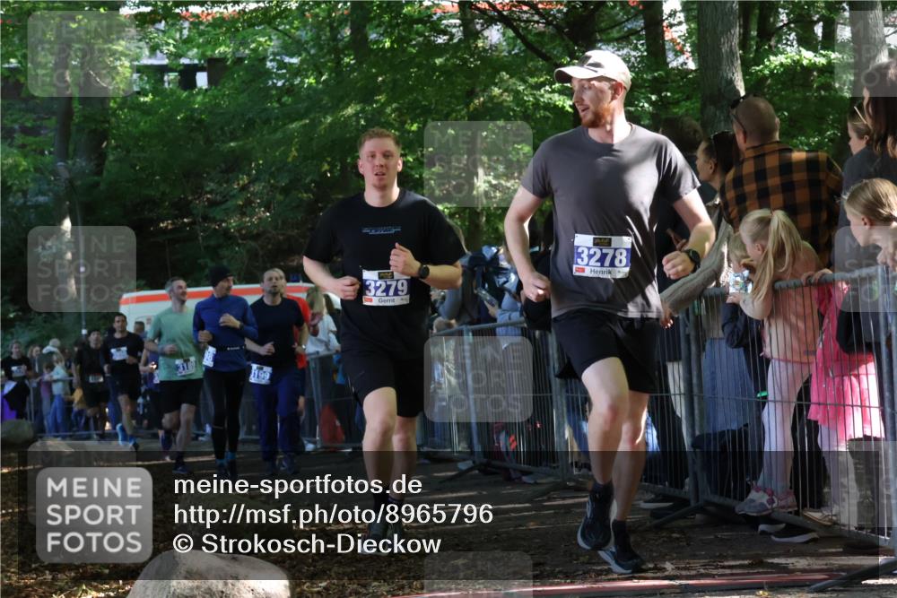 28.09.2025 - 33. Volkslauf durch das schöne Alstertal Strokosch-Dieckow http://msf.ph/oto/8965796 28.09.2025 11:30:07 Ziel 1511, 1518, 3189, 3198, 3199, 3278, 3279, 3318, 3950 meine-sportfotos.de