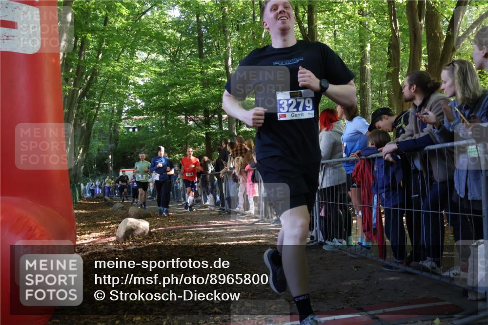 28.09.2025 - 33. Volkslauf durch das schöne Alstertal Strokosch-Dieckow http://msf.ph/oto/8965800 28.09.2025 11:30:09 Ziel 1511, 1518, 3189, 3198, 3199, 3279, 3318, 3376, 3905, 3950 meine-sportfotos.de