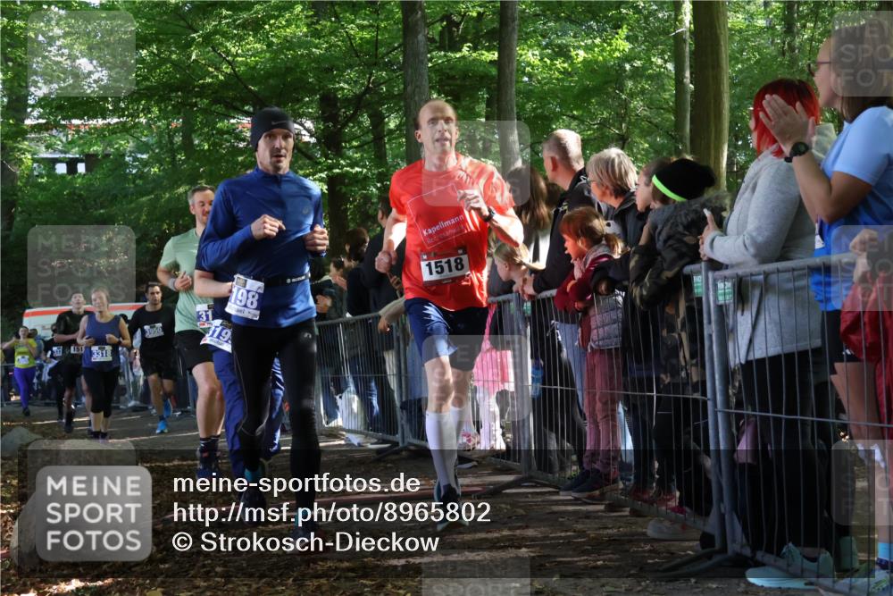 28.09.2025 - 33. Volkslauf durch das schöne Alstertal Strokosch-Dieckow http://msf.ph/oto/8965802 28.09.2025 11:30:11 Ziel 1511, 1514, 1518, 3189, 3198, 3199, 3318, 3376, 3905, 3950 meine-sportfotos.de