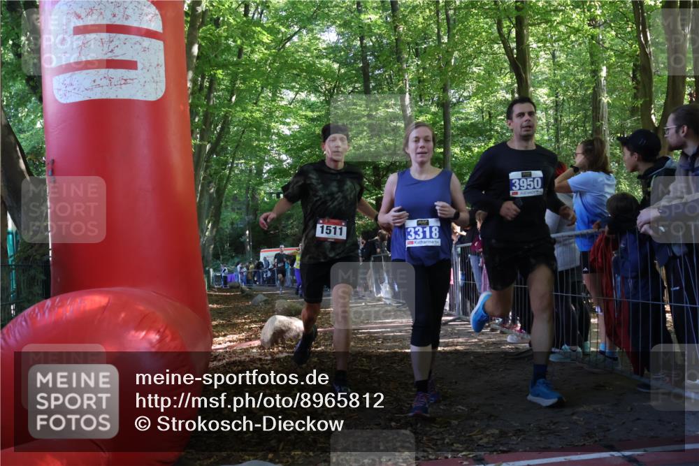 28.09.2025 - 33. Volkslauf durch das schöne Alstertal Strokosch-Dieckow http://msf.ph/oto/8965812 28.09.2025 11:30:15 Ziel 1511, 1514, 3376, 3905, 3950 meine-sportfotos.de