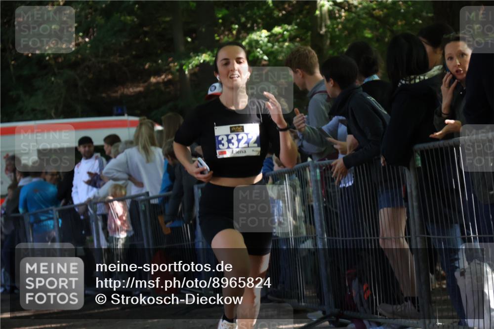 28.09.2025 - 33. Volkslauf durch das schöne Alstertal Strokosch-Dieckow http://msf.ph/oto/8965824 28.09.2025 11:30:31 Ziel 3322 meine-sportfotos.de