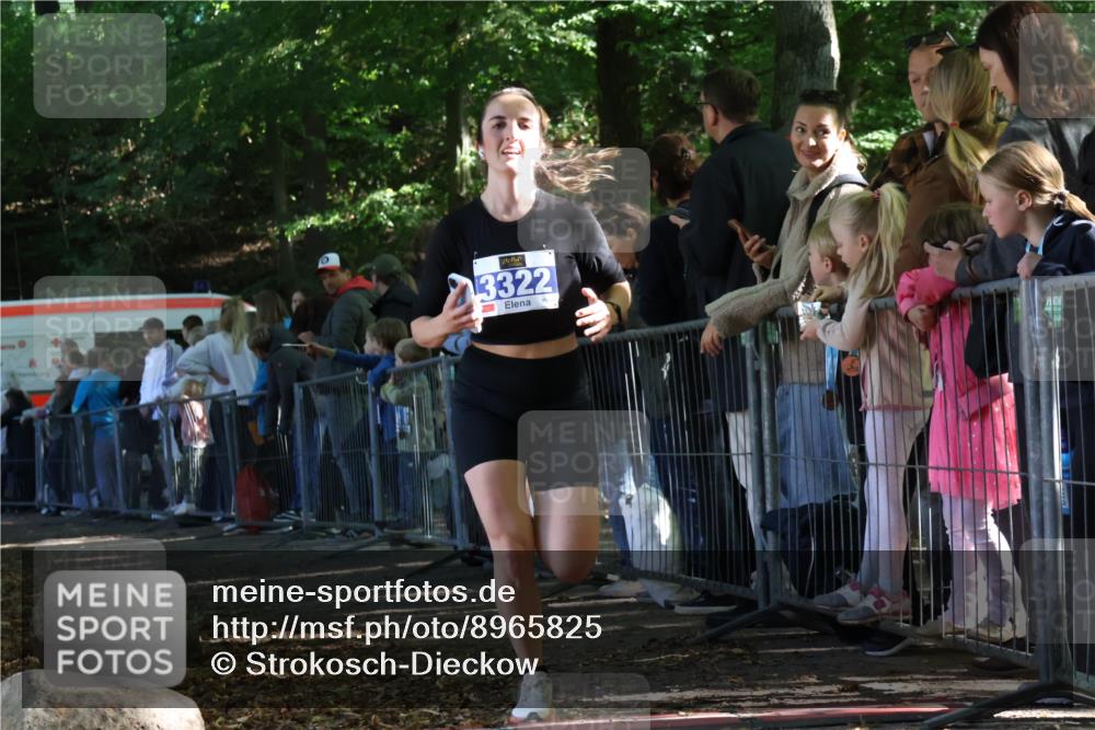 28.09.2025 - 33. Volkslauf durch das schöne Alstertal Strokosch-Dieckow http://msf.ph/oto/8965825 28.09.2025 11:30:32 Ziel 3322 meine-sportfotos.de