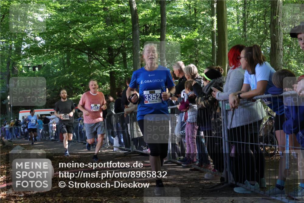 28.09.2025 - 33. Volkslauf durch das schöne Alstertal Strokosch-Dieckow http://msf.ph/oto/8965832 28.09.2025 11:30:52 Ziel 3070, 3352, 3413 meine-sportfotos.de