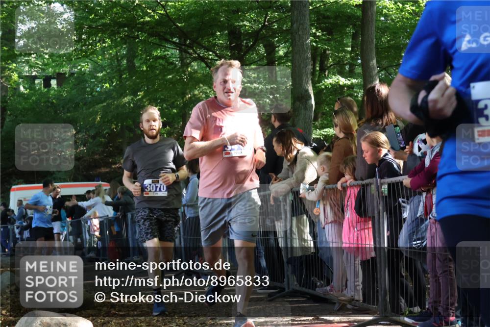 28.09.2025 - 33. Volkslauf durch das schöne Alstertal Strokosch-Dieckow http://msf.ph/oto/8965833 28.09.2025 11:30:52 Ziel 3070, 3352, 3413 meine-sportfotos.de