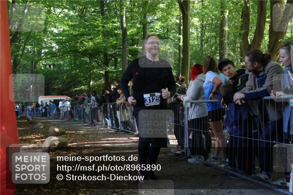 28.09.2025 - 33. Volkslauf durch das schöne Alstertal Strokosch-Dieckow http://msf.ph/oto/8965890 28.09.2025 11:31:35 Ziel 3125 meine-sportfotos.de
