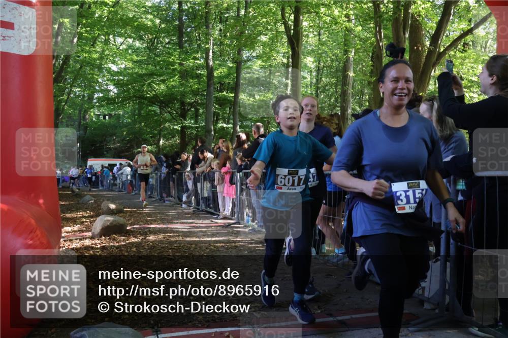28.09.2025 - 33. Volkslauf durch das schöne Alstertal Strokosch-Dieckow http://msf.ph/oto/8965916 28.09.2025 11:31:56 Ziel 1516, 3147, 3329, 3404, 3933 meine-sportfotos.de