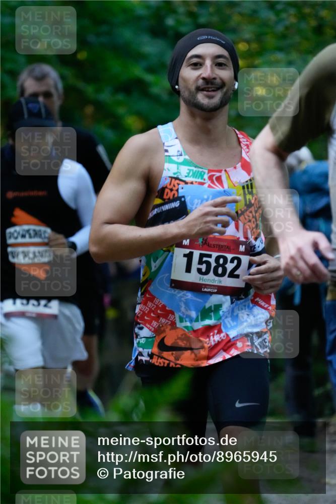 28.09.2025 - 33. Volkslauf durch das schöne Alstertal Patografie http://msf.ph/oto/8965945 28.09.2025 09:13:26 Laufen 1932, 1972, 1972, 1972, 72, 197, 1072, 1582 meine-sportfotos.de