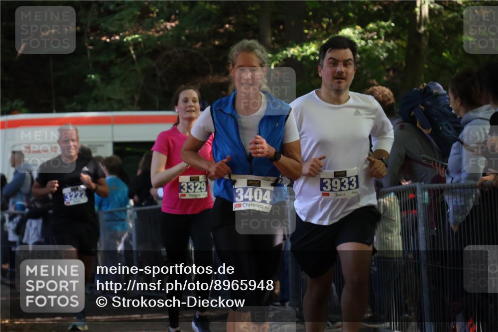 28.09.2025 - 33. Volkslauf durch das schöne Alstertal Strokosch-Dieckow http://msf.ph/oto/8965948 28.09.2025 11:32:02 Ziel 1521, 3222, 3329, 3404, 3933 meine-sportfotos.de