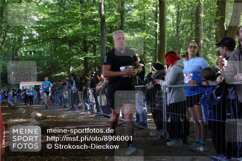 28.09.2025 - 33. Volkslauf durch das schöne Alstertal Strokosch-Dieckow http://msf.ph/oto/8966001 28.09.2025 11:32:08 Ziel 1521, 3222, 3255, 3324, 3342, 3346 meine-sportfotos.de