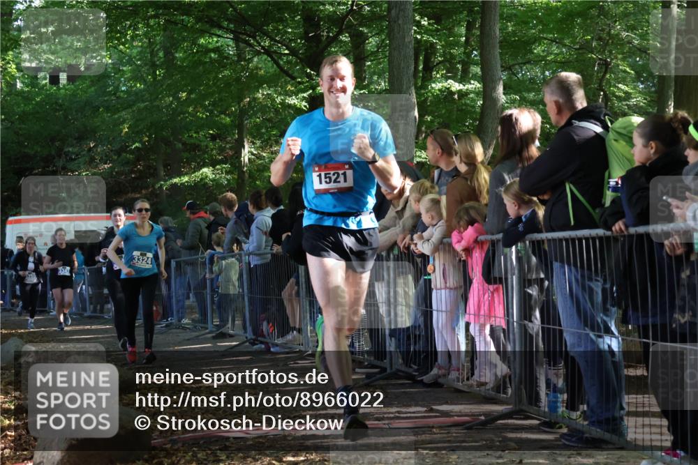 28.09.2025 - 33. Volkslauf durch das schöne Alstertal Strokosch-Dieckow http://msf.ph/oto/8966022 28.09.2025 11:32:11 Ziel 1521, 3097, 3255, 3324, 3342, 3346 meine-sportfotos.de