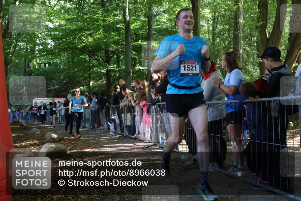 28.09.2025 - 33. Volkslauf durch das schöne Alstertal Strokosch-Dieckow http://msf.ph/oto/8966038 28.09.2025 11:32:12 Ziel 1521, 3097, 3255, 3324, 3342, 3346 meine-sportfotos.de