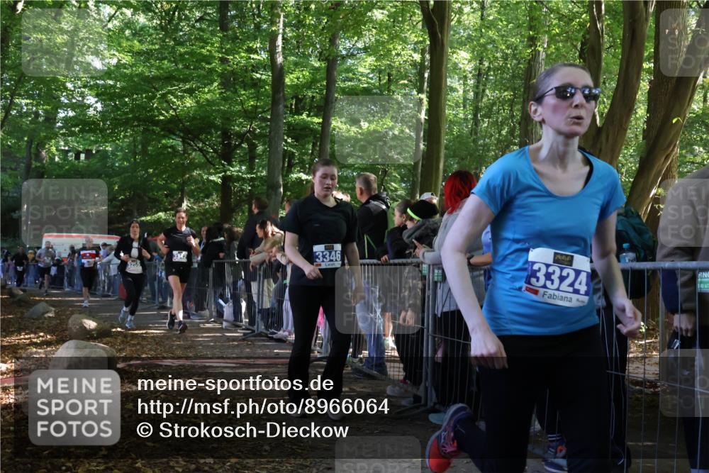 28.09.2025 - 33. Volkslauf durch das schöne Alstertal Strokosch-Dieckow http://msf.ph/oto/8966064 28.09.2025 11:32:15 Ziel 3097, 3255, 3324, 3342, 3346, 3347 meine-sportfotos.de