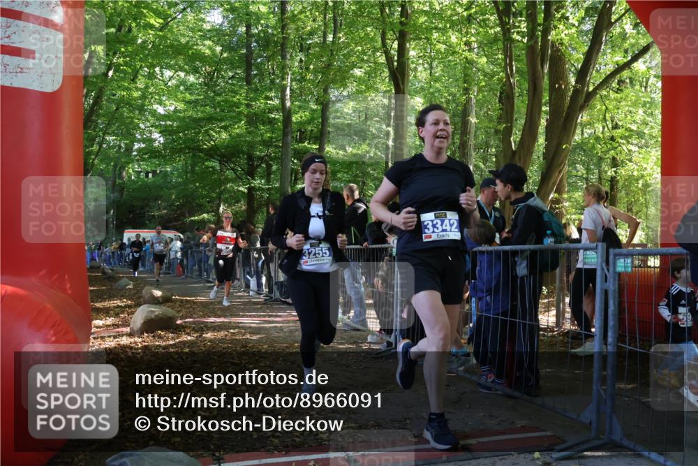 28.09.2025 - 33. Volkslauf durch das schöne Alstertal Strokosch-Dieckow http://msf.ph/oto/8966091 28.09.2025 11:32:18 Ziel 3097, 3177, 3255, 3342, 3347 meine-sportfotos.de
