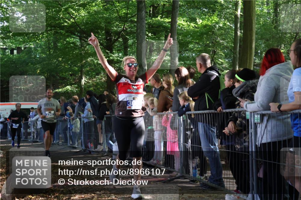 28.09.2025 - 33. Volkslauf durch das schöne Alstertal Strokosch-Dieckow http://msf.ph/oto/8966107 28.09.2025 11:32:20 Ziel 3069, 3097, 3175, 3177, 3347 meine-sportfotos.de