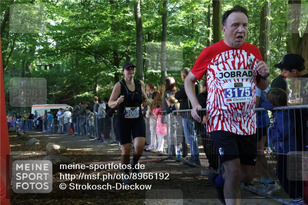 28.09.2025 - 33. Volkslauf durch das schöne Alstertal Strokosch-Dieckow http://msf.ph/oto/8966192 28.09.2025 11:32:29 Ziel 3069, 3141, 3175, 3217 meine-sportfotos.de