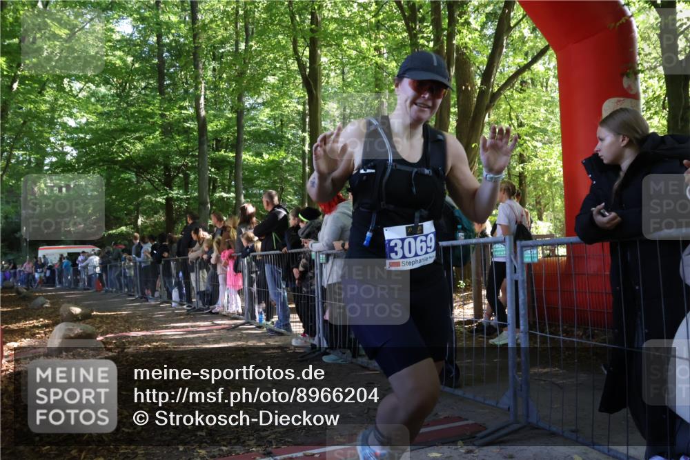 28.09.2025 - 33. Volkslauf durch das schöne Alstertal Strokosch-Dieckow http://msf.ph/oto/8966204 28.09.2025 11:32:30 Ziel 3069, 3141, 3217, 3218 meine-sportfotos.de