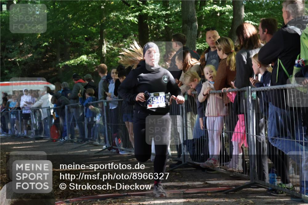 28.09.2025 - 33. Volkslauf durch das schöne Alstertal Strokosch-Dieckow http://msf.ph/oto/8966327 28.09.2025 11:32:54 Ziel 3940 meine-sportfotos.de