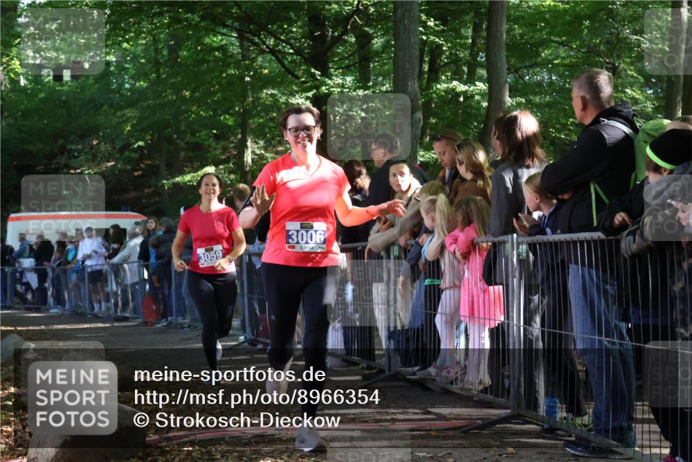 28.09.2025 - 33. Volkslauf durch das schöne Alstertal Strokosch-Dieckow http://msf.ph/oto/8966354 28.09.2025 11:33:08 Ziel 3006, 3059 meine-sportfotos.de